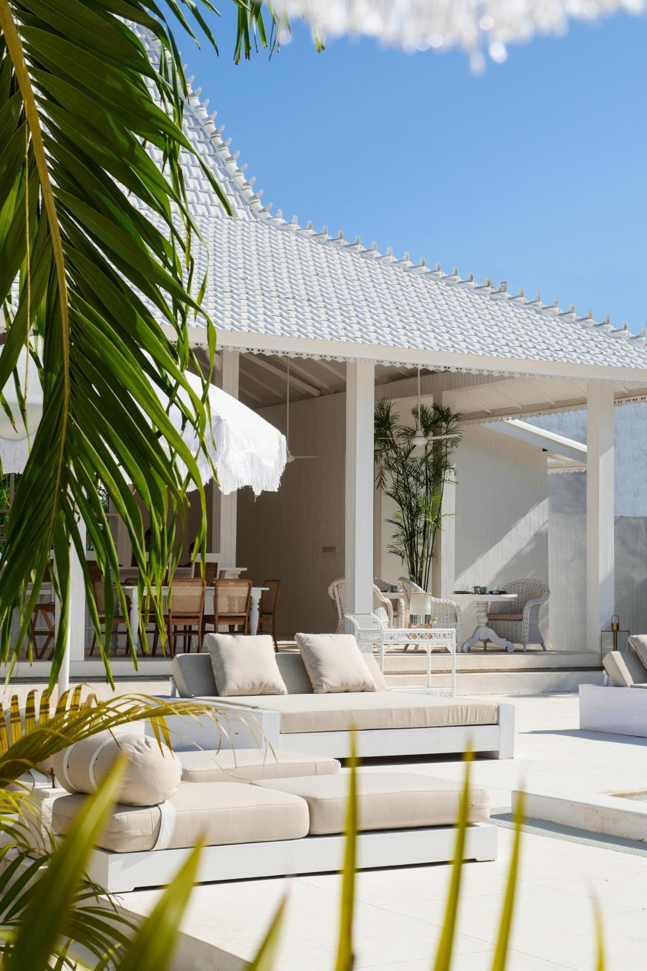 Ria Uluwatu, Tropical Chic Hotel Esterno foto