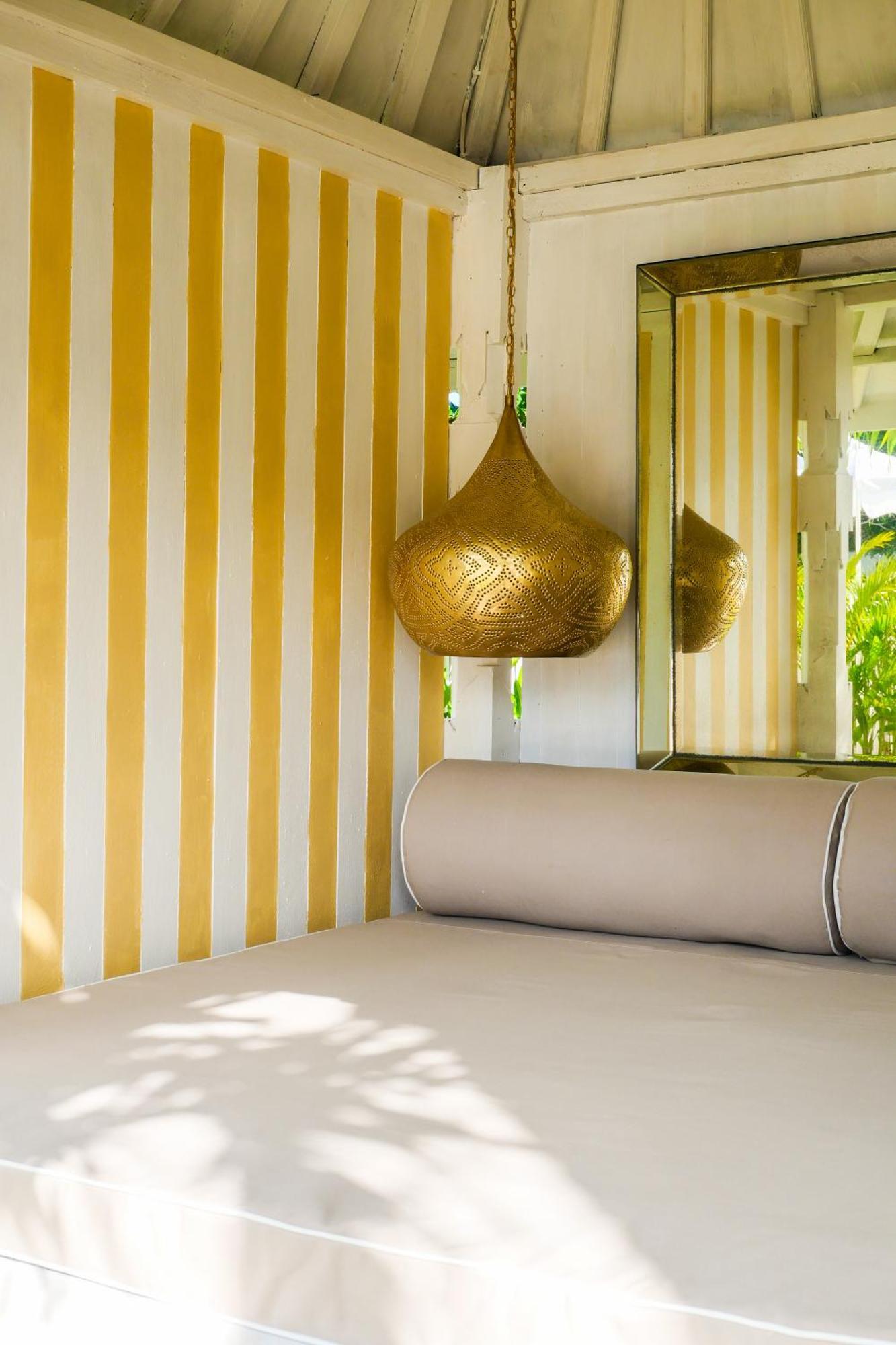 Ria Uluwatu, Tropical Chic Hotel Esterno foto