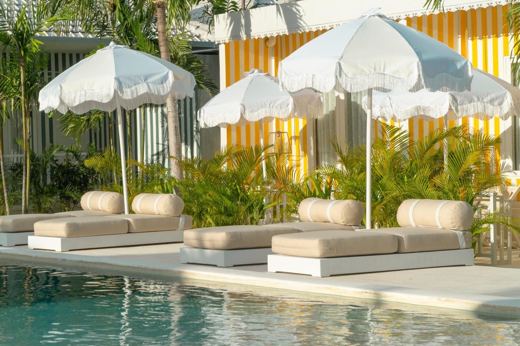 Ria Uluwatu, Tropical Chic Hotel Esterno foto