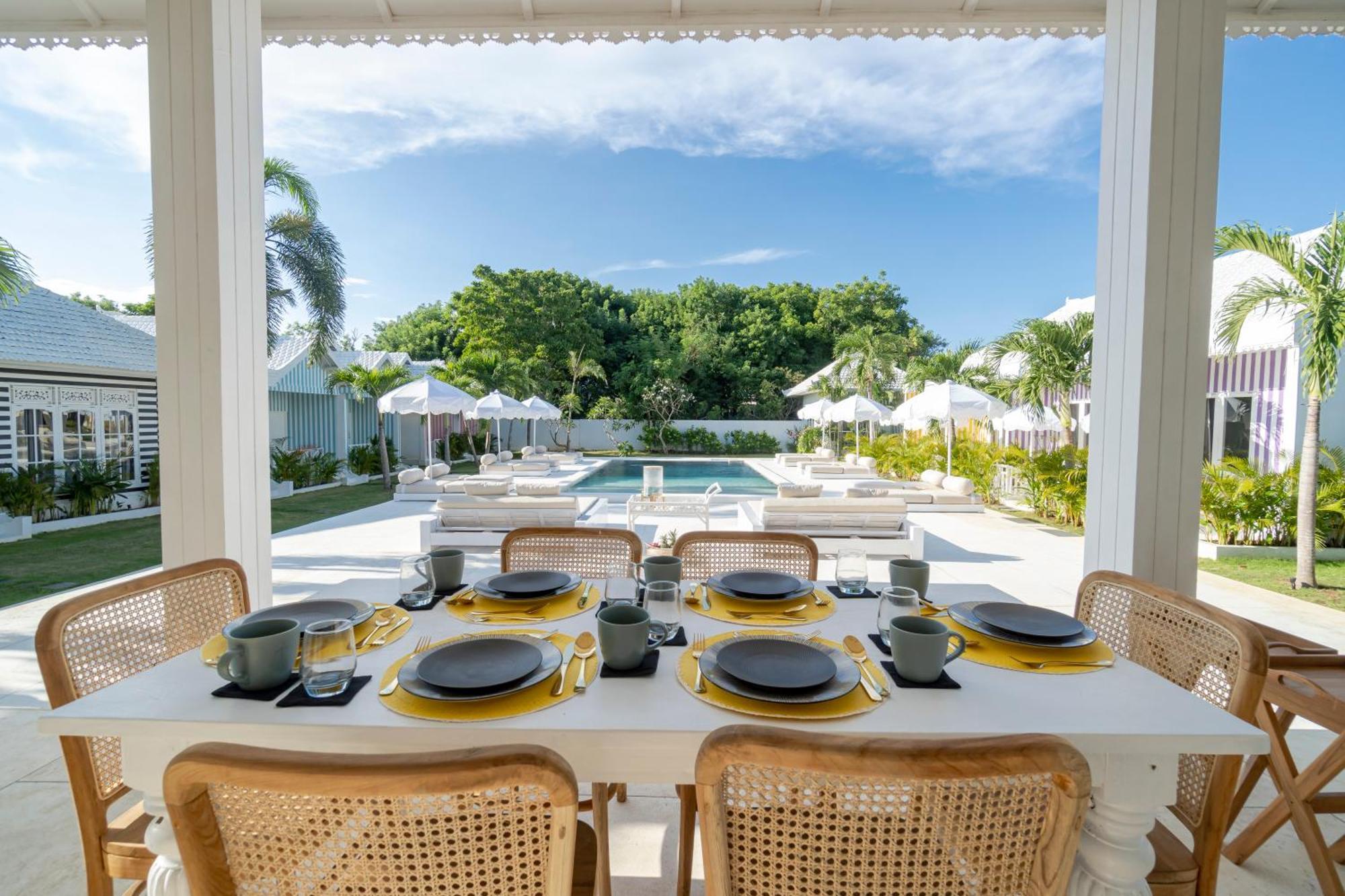 Ria Uluwatu, Tropical Chic Hotel Esterno foto