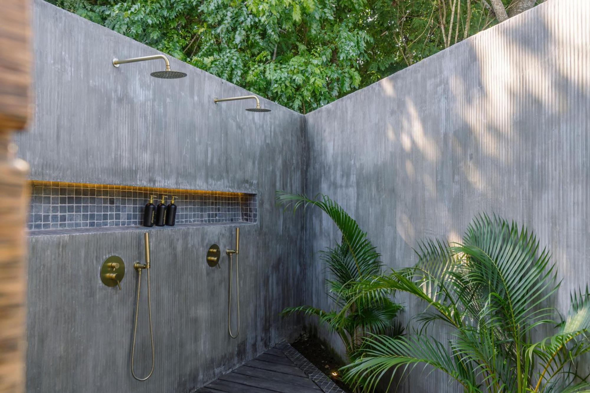 Ria Uluwatu, Tropical Chic Hotel Esterno foto